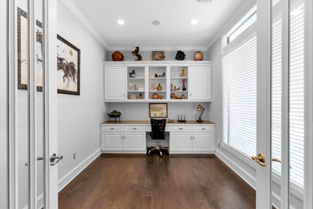 Welcome to your dream home in the prestigious Estates of Bentwater - image 25