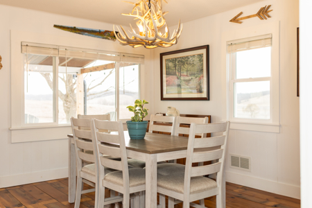 Charming Country Home with Guest House Near Sundown Lake - image 5