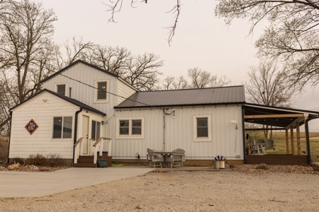 Charming Country Home with Guest House Near Sundown Lake - image 2