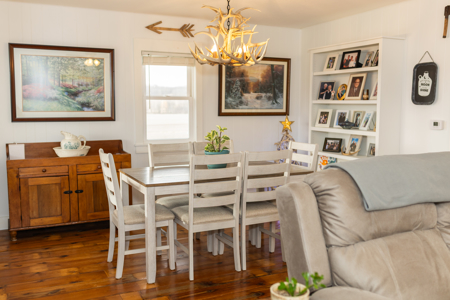 Charming Country Home with Guest House Near Sundown Lake - image 8