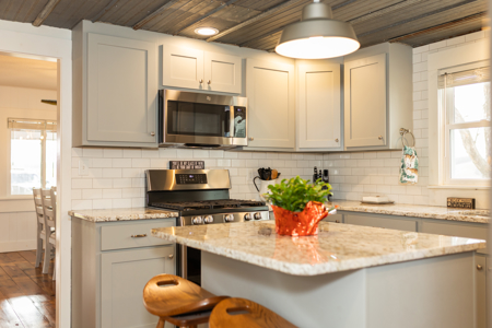 Charming Country Home with Guest House Near Sundown Lake - image 14