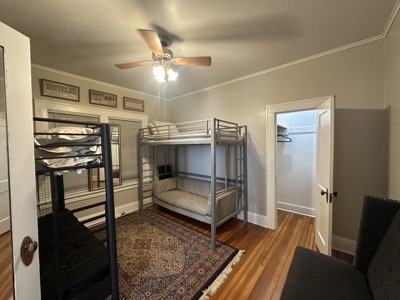 Commercial Property with Office, Apartment, and Storage Space – Prime Location - image 33