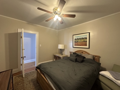 Commercial Property with Office, Apartment, and Storage Space – Prime Location - image 31