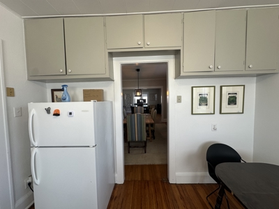 Commercial Property with Office, Apartment, and Storage Space – Prime Location - image 24