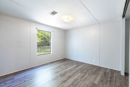 Country Home for Sale in Trenton, FL! - image 9
