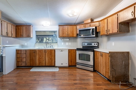 Country Home for Sale in Trenton, FL! - image 16