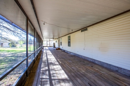 Country Home for Sale in Trenton, FL! - image 27