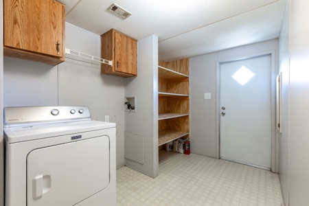 Country Home for Sale in Trenton, FL! - image 21