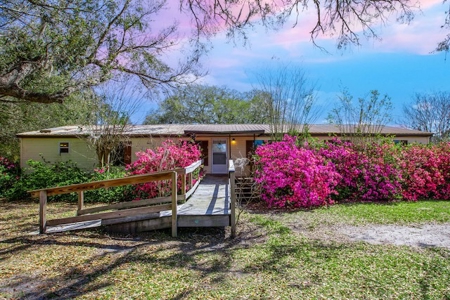 Country Home for Sale in Trenton, FL! - image 36