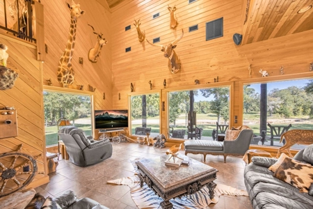 Hunting Lodge with Waterfall in Wilkinson County, MS - image 12