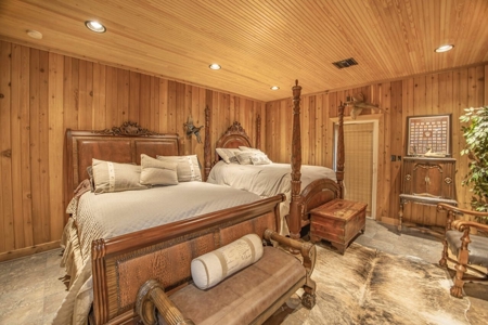 Hunting Lodge with Waterfall in Wilkinson County, MS - image 16