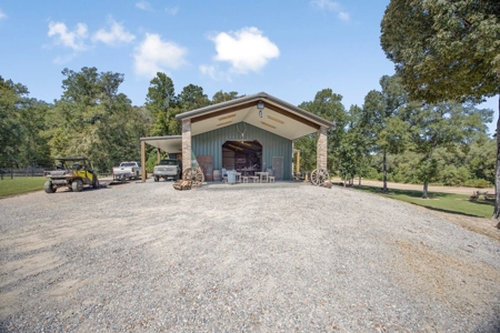Hunting Lodge with Waterfall in Wilkinson County, MS - image 5