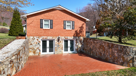Ranch Style Home With 3 Bedrooms - 2 Baths  In Patrick County, Va - image 6