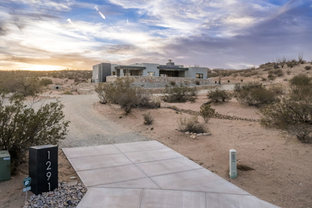 Custom Home with Spectacular Views for Sale in Las Cruces, New Mexico - image 1