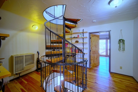 Charming 3-Story Mountain Home for Sale in Cotopaxi, Colorado - image 9
