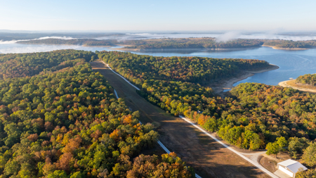 Lot 1 in Subdivision in Gated Community with Airstrip on Bull Shoals Lake Peninsula - image 29