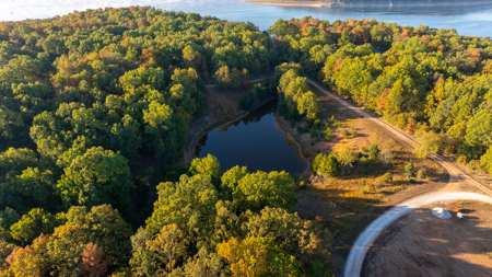 Lot 1 in Subdivision in Gated Community with Airstrip on Bull Shoals Lake Peninsula - image 31