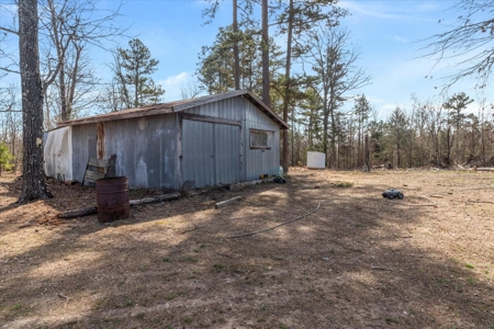 Country Retreat with Abundant Storage and Versatile Outbuildings - image 7