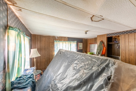 Fixer Upper Farmhouse and Acreage with Outbuildings in the Ozarks - image 25