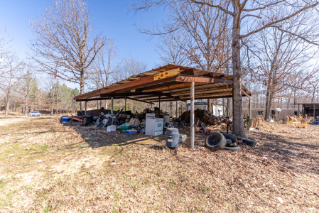 Fixer Upper Farmhouse and Acreage with Outbuildings in the Ozarks - image 10