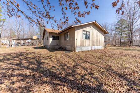 Fixer Upper Farmhouse and Acreage with Outbuildings in the Ozarks - image 5