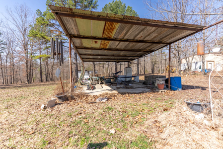 Fixer Upper Farmhouse and Acreage with Outbuildings in the Ozarks - image 37