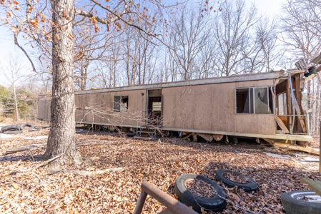 Fixer Upper Farmhouse and Acreage with Outbuildings in the Ozarks - image 19