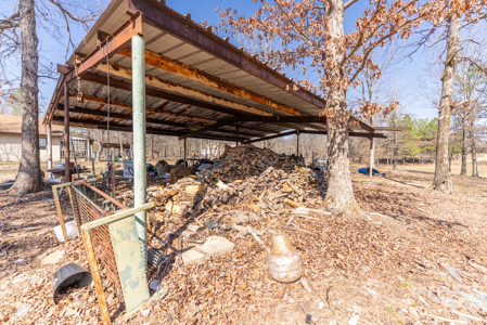 Fixer Upper Farmhouse and Acreage with Outbuildings in the Ozarks - image 11