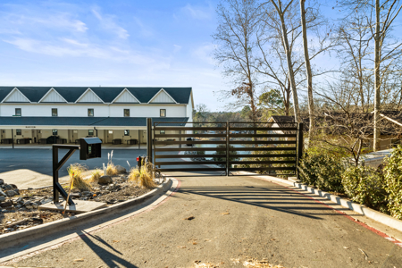 Lakefront Luxury Townhome on Lake Hamilton in Hot Springs, AR - image 43