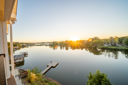Lakefront Luxury Townhome on Lake Hamilton in Hot Springs, AR - image 2