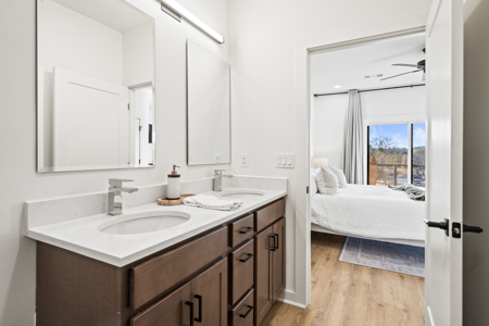 Lakefront Luxury Townhome on Lake Hamilton in Hot Springs, AR - image 40