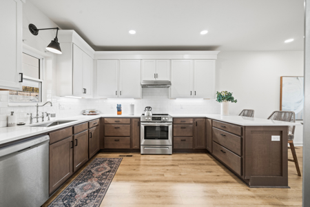 Lakefront Luxury Townhome on Lake Hamilton in Hot Springs, AR - image 4