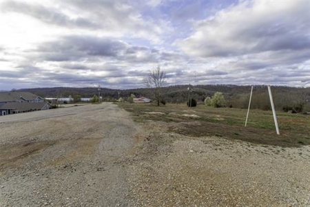 Cabin For Sale in Hardy, Arkansas - image 30