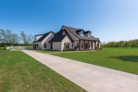 Country Living Close to the City - image 7