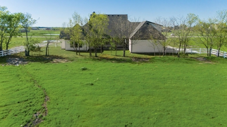 Country Living Close to the City - image 9