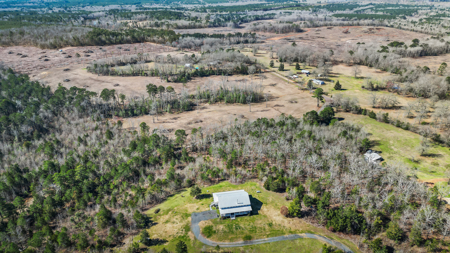Charming Country Retreat Just 20 Minutes from Atlanta, TX! - image 33