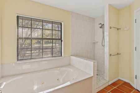 Custom Country Home With Pool On 9+ Acres Near Fort White Florida. Bring Your Horses! - image 28