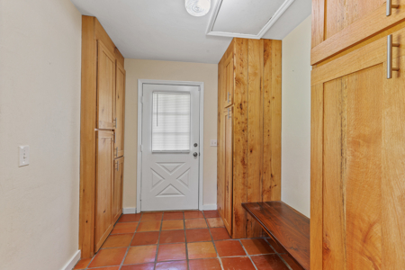 Custom Country Home With Pool On 9+ Acres Near Fort White Florida. Bring Your Horses! - image 17