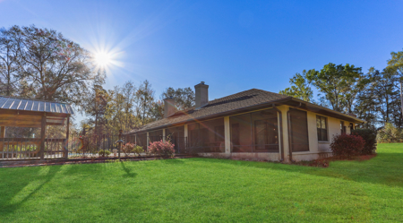 Custom Country Home With Pool On 9+ Acres Near Fort White Florida. Bring Your Horses! - image 4