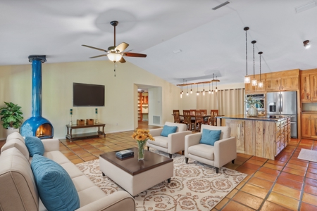 Custom Country Home With Pool On 9+ Acres Near Fort White Florida. Bring Your Horses! - image 11