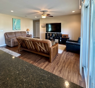 Charming 3/2 Condo In Prime Port Aransas Location - image 7