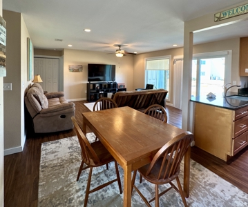 Charming 3/2 Condo In Prime Port Aransas Location - image 9