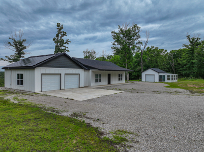 Home for Sale on acreage Camdenton MO - image 32