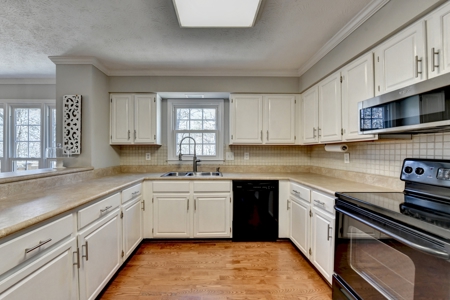 Just 5 short minutes away from the shores of Lake Lanier! - image 13