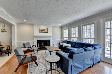 Just 5 short minutes away from the shores of Lake Lanier! - image 10