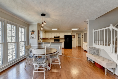 Just 5 short minutes away from the shores of Lake Lanier! - image 12
