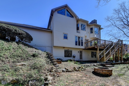 Just 5 short minutes away from the shores of Lake Lanier! - image 44