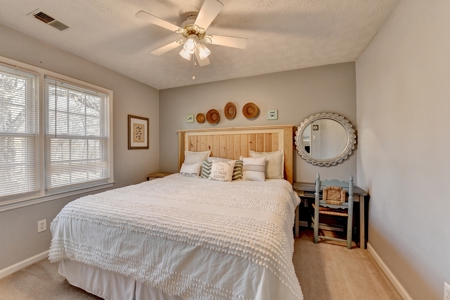 Just 5 short minutes away from the shores of Lake Lanier! - image 23