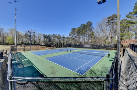 Just 5 short minutes away from the shores of Lake Lanier! - image 40