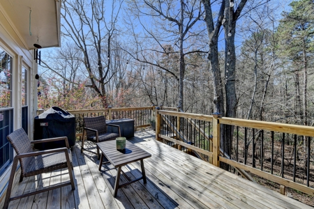 Just 5 short minutes away from the shores of Lake Lanier! - image 47
